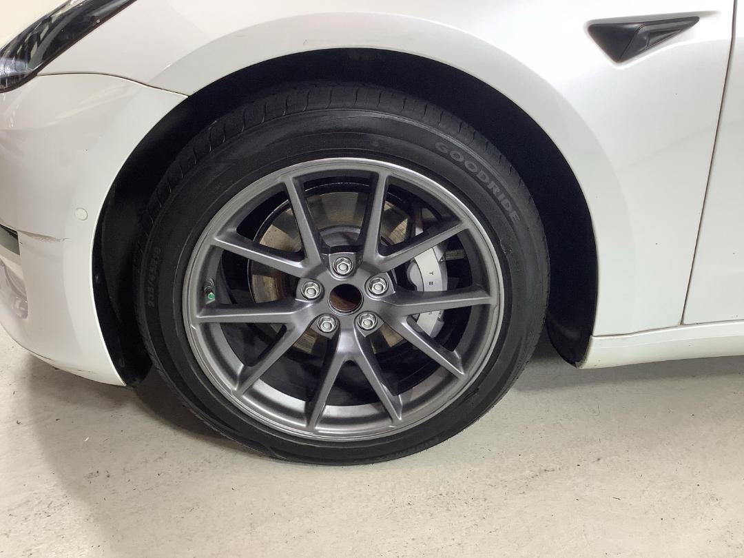 Photo '10' of Tesla Model 3