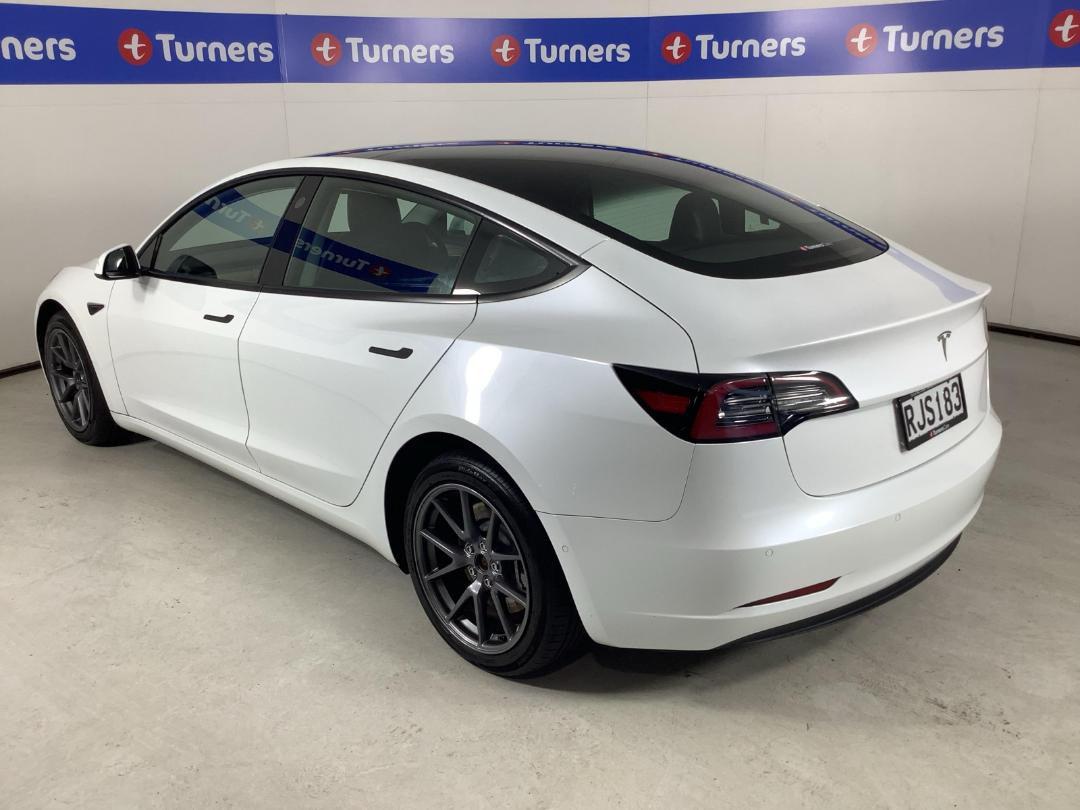 Photo '5' of Tesla Model 3