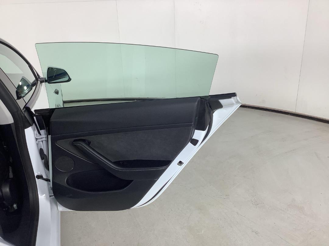 Photo '19' of Tesla Model 3