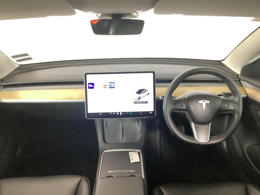 Photo '17' of Tesla Model 3
