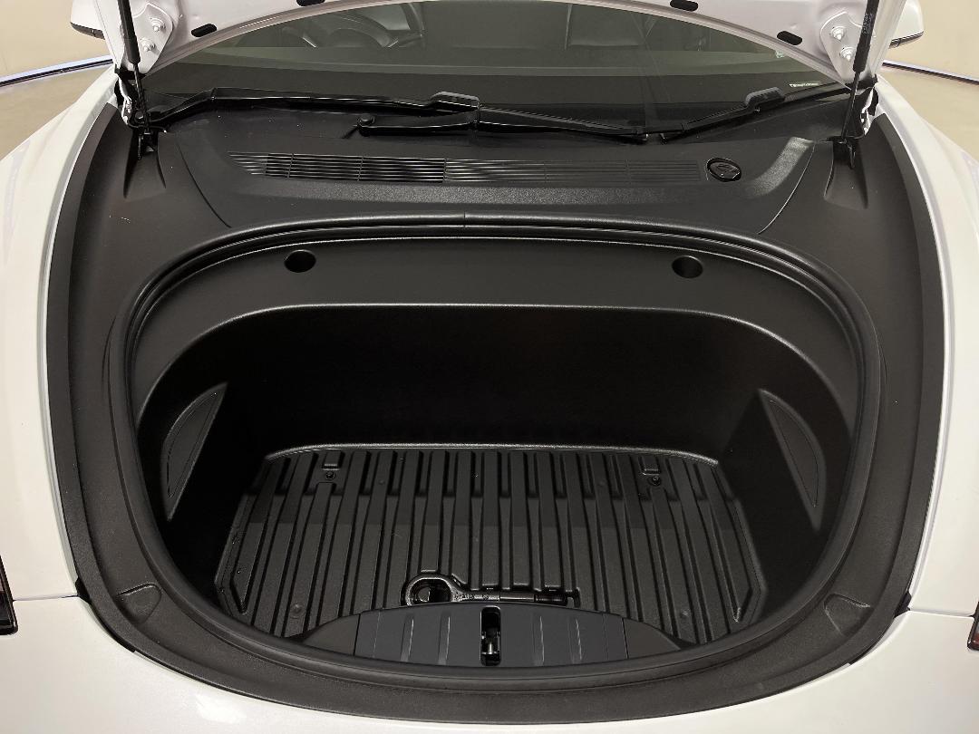 Photo '13' of Tesla Model 3