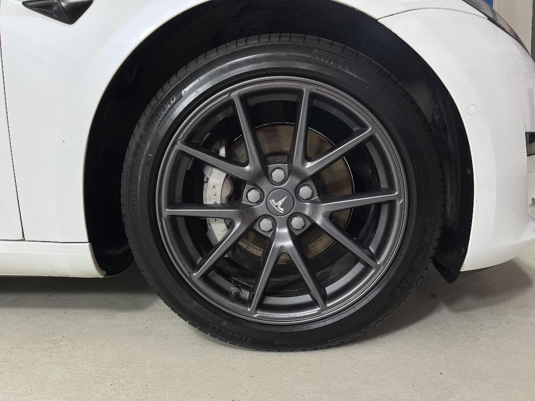 Photo '9' of Tesla Model 3