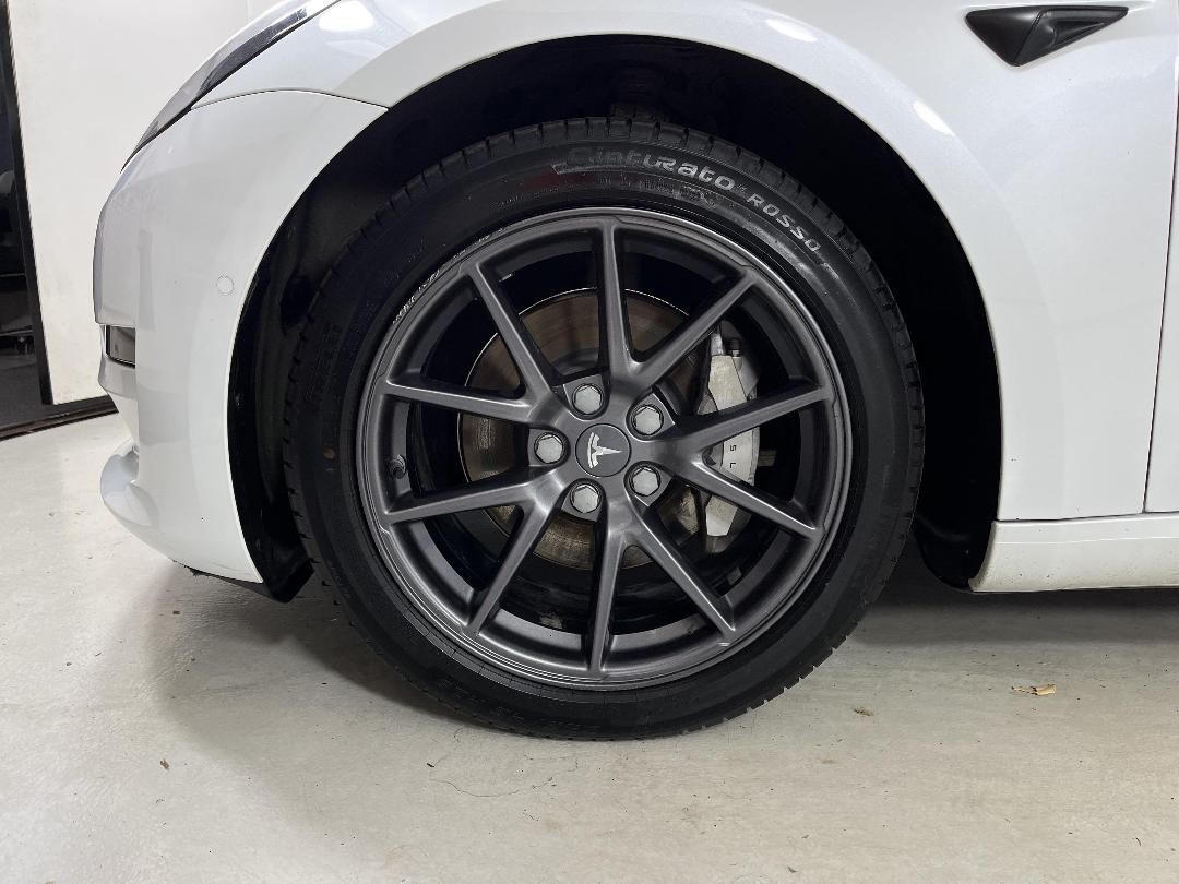 Photo '10' of Tesla Model 3