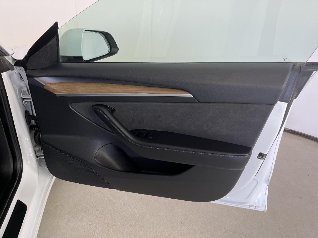 Photo '15' of Tesla Model 3