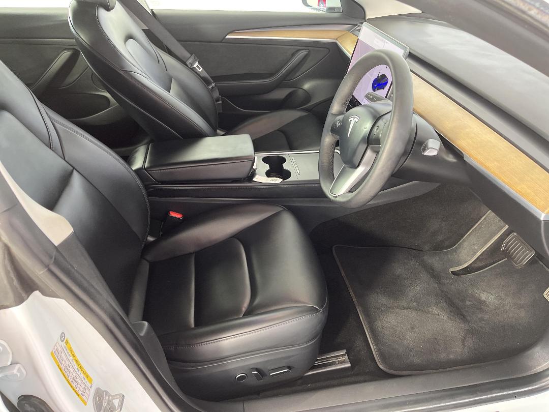 Photo '16' of Tesla Model 3