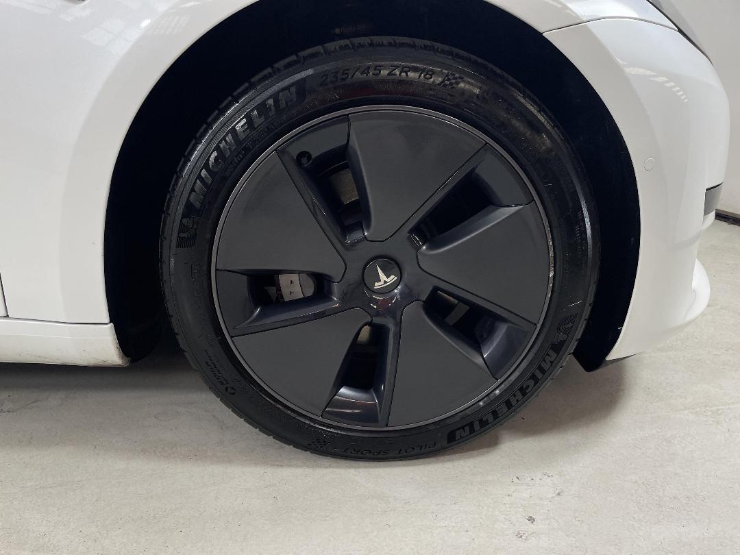 Photo '9' of Tesla Model 3