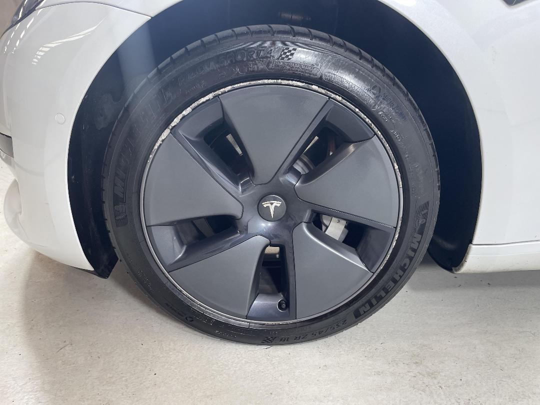 Photo '10' of Tesla Model 3