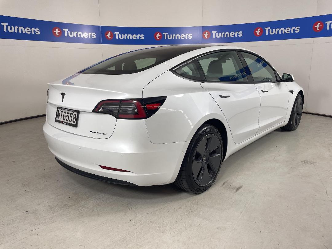 Photo '7' of Tesla Model 3