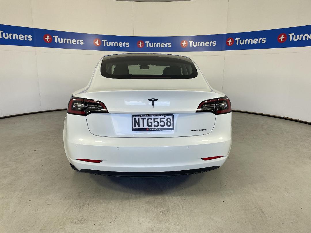 Photo '6' of Tesla Model 3