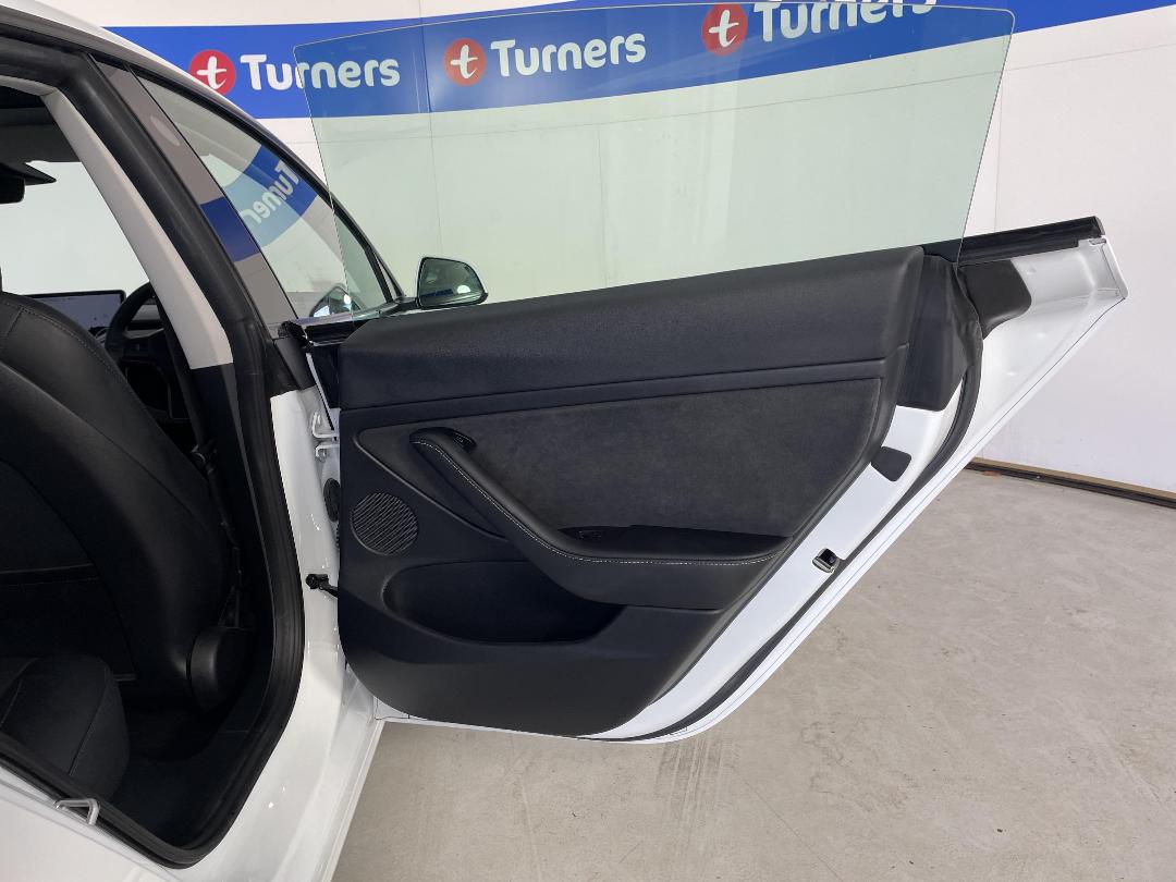 Photo '19' of Tesla Model 3