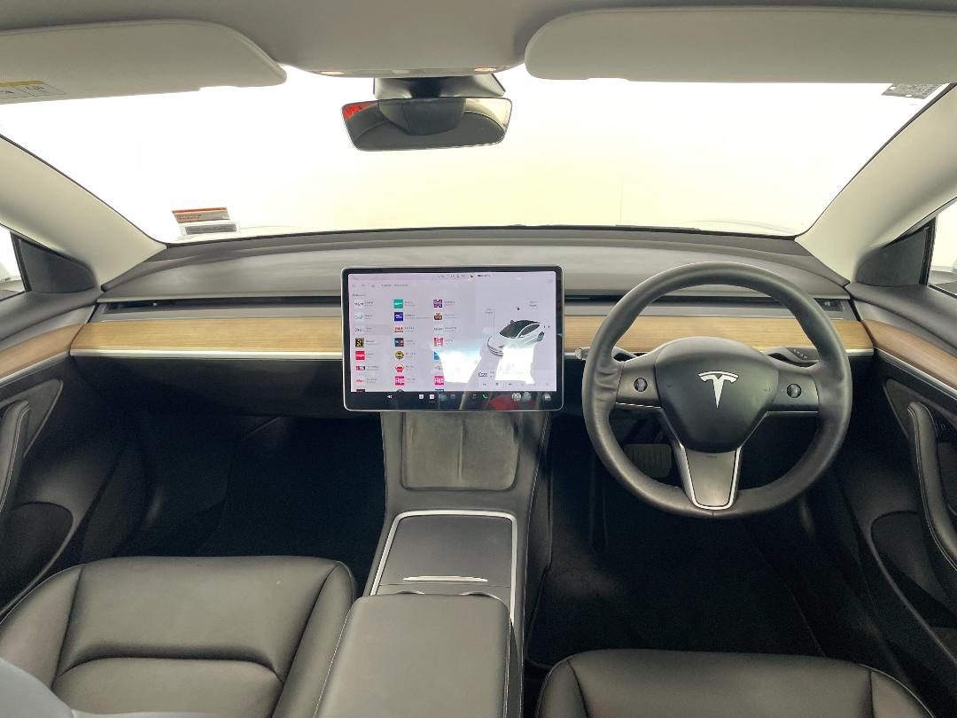 Photo '17' of Tesla Model 3