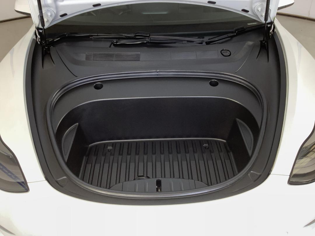 Photo '13' of Tesla Model 3