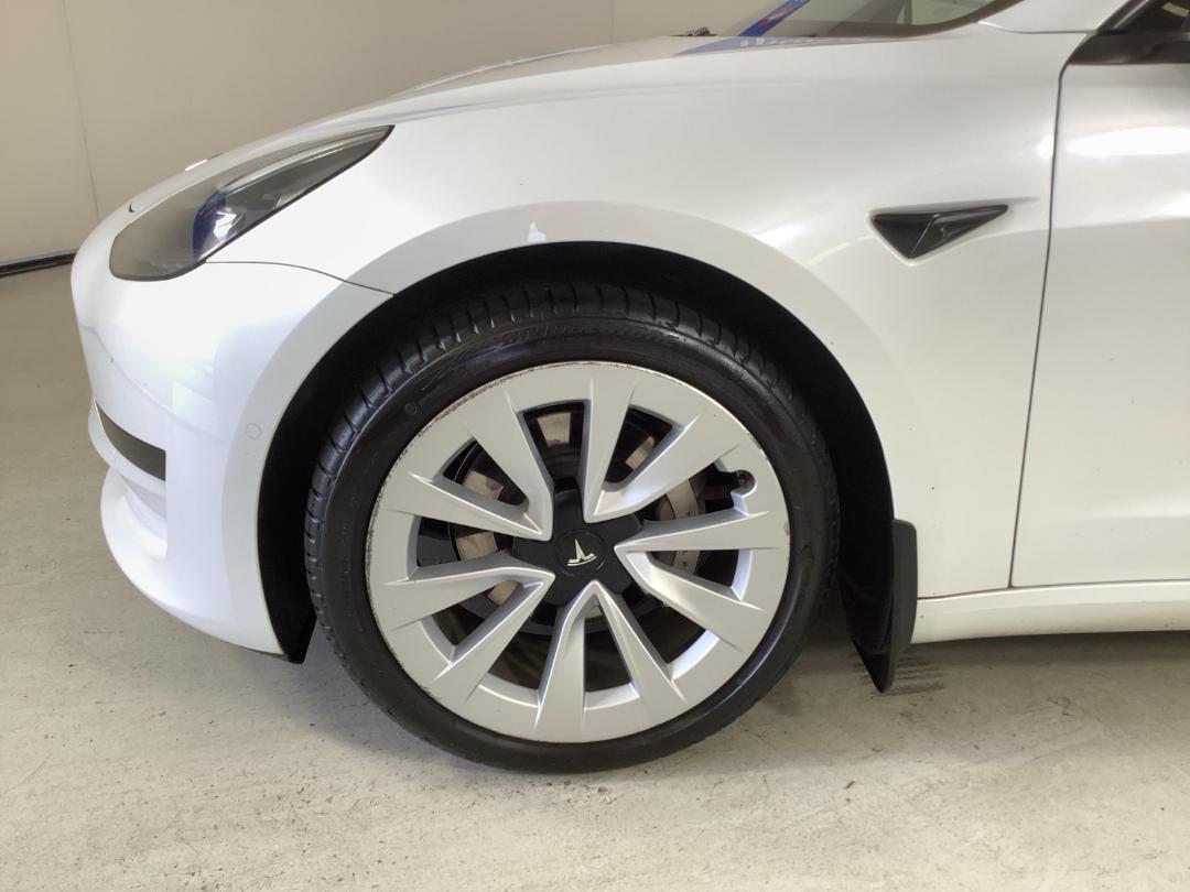 Photo '10' of Tesla Model 3