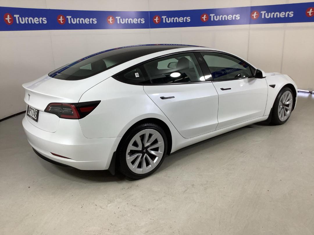 Photo '7' of Tesla Model 3