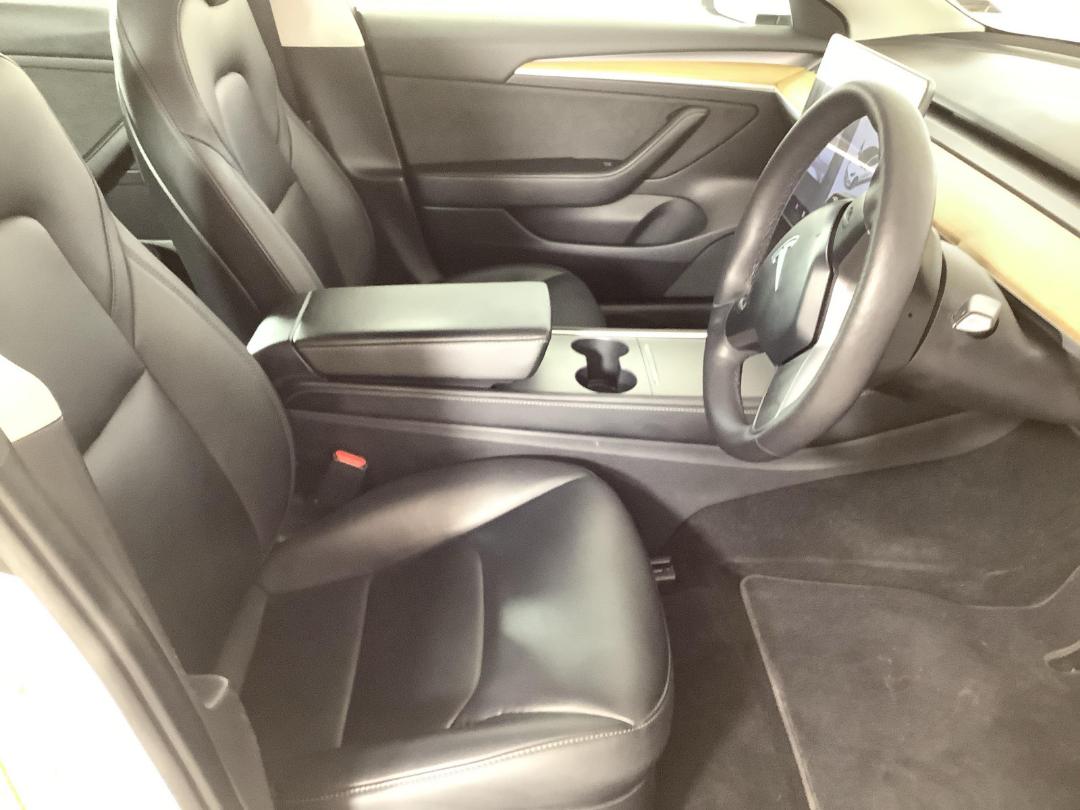 Photo '16' of Tesla Model 3