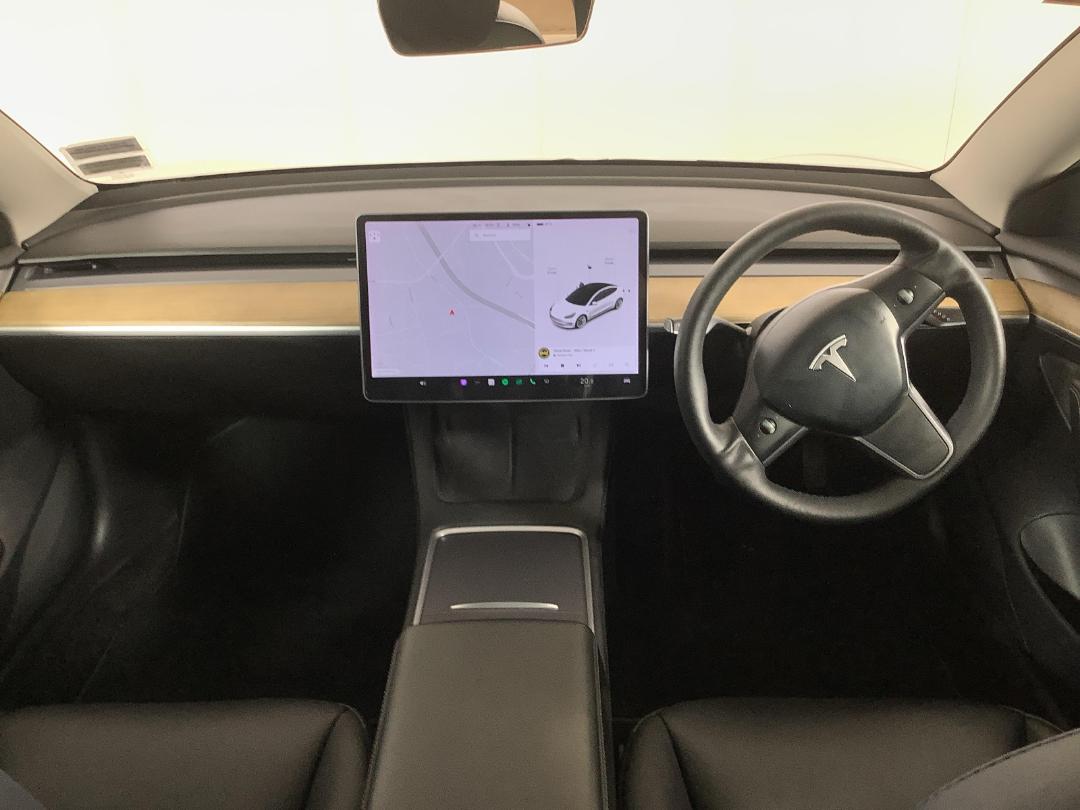 Photo '17' of Tesla Model 3