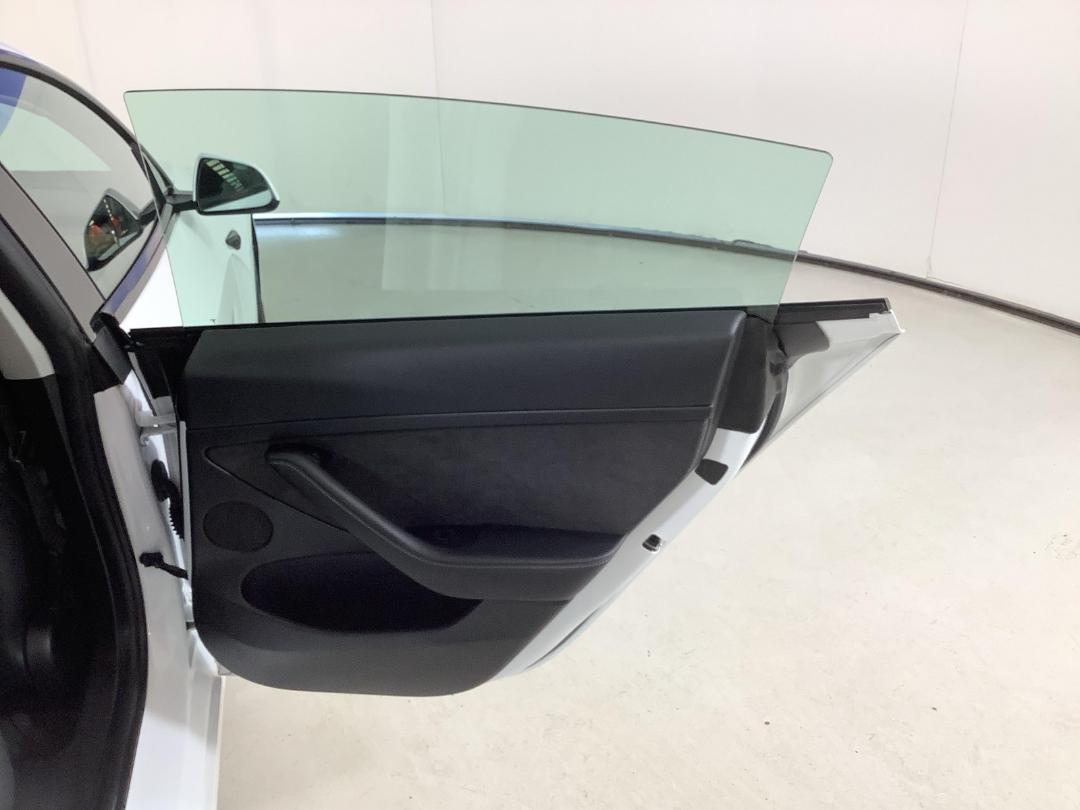 Photo '19' of Tesla Model 3