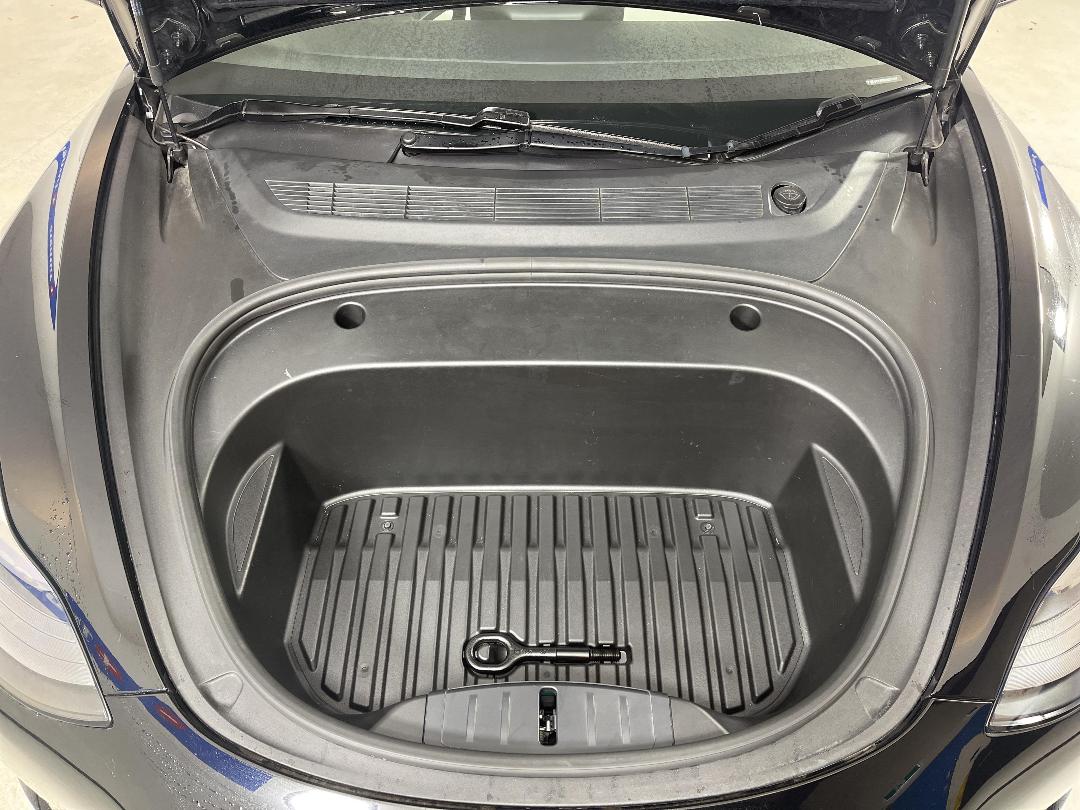 Photo '13' of Tesla Model 3