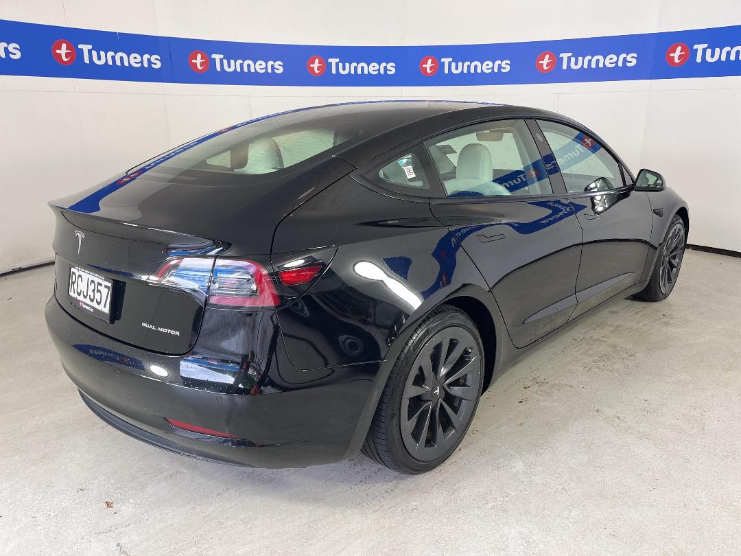 Photo '7' of Tesla Model 3