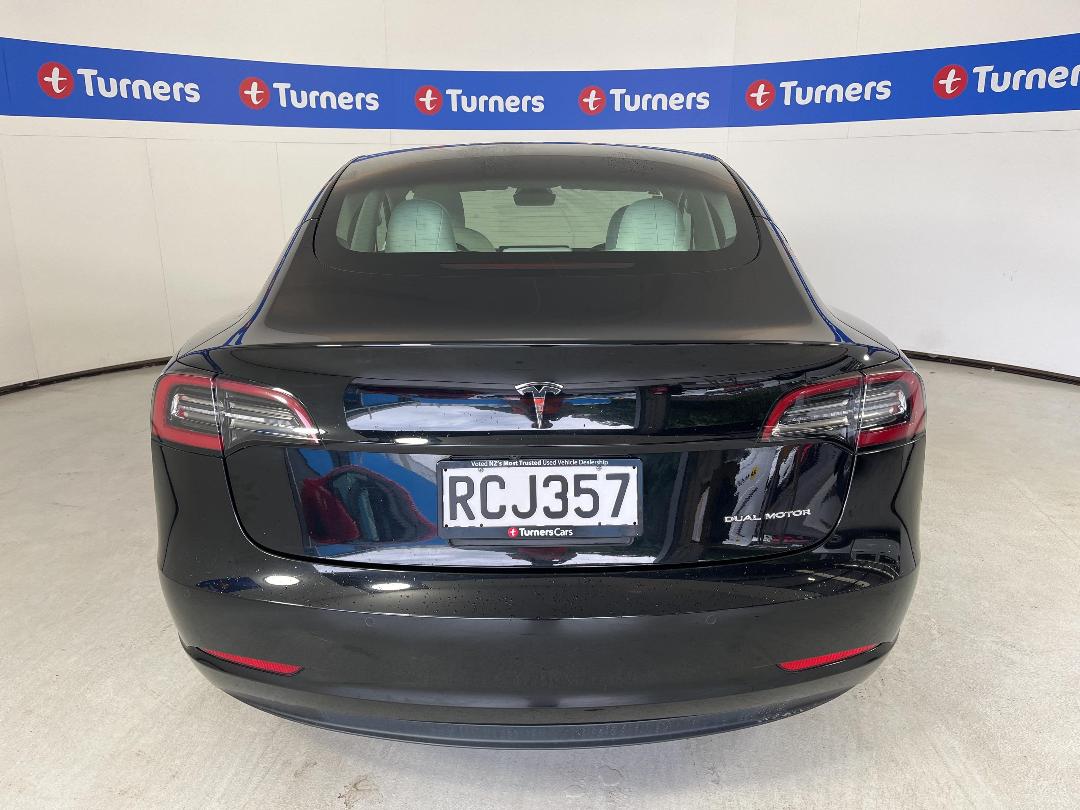 Photo '6' of Tesla Model 3