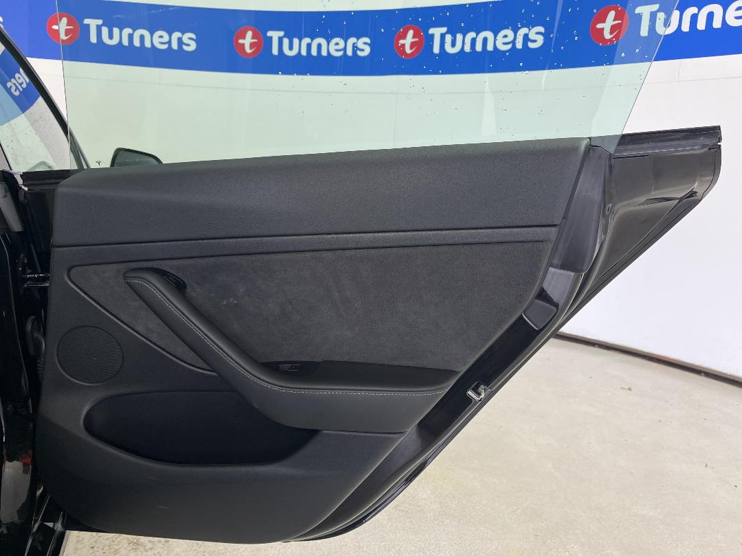 Photo '19' of Tesla Model 3