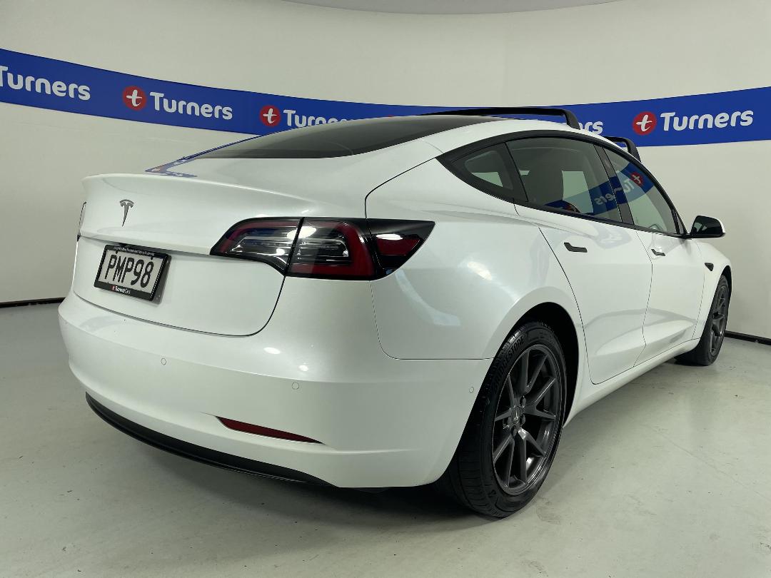 Photo '7' of Tesla Model 3