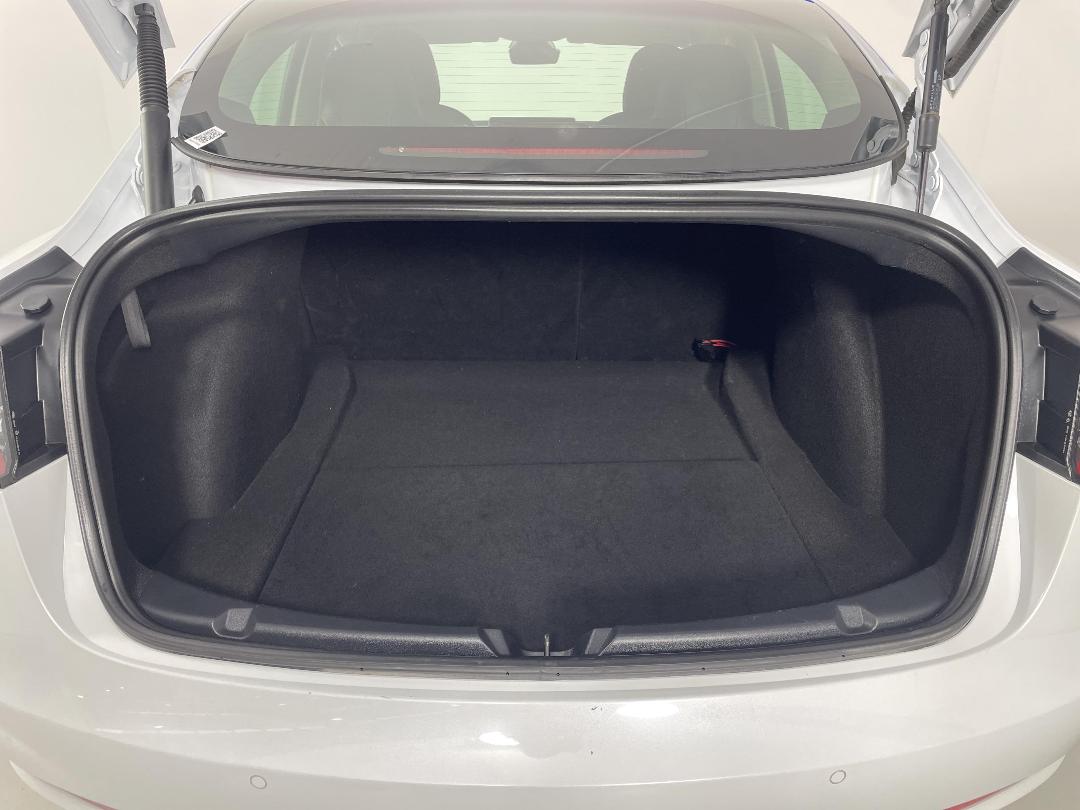 Photo '14' of Tesla Model 3