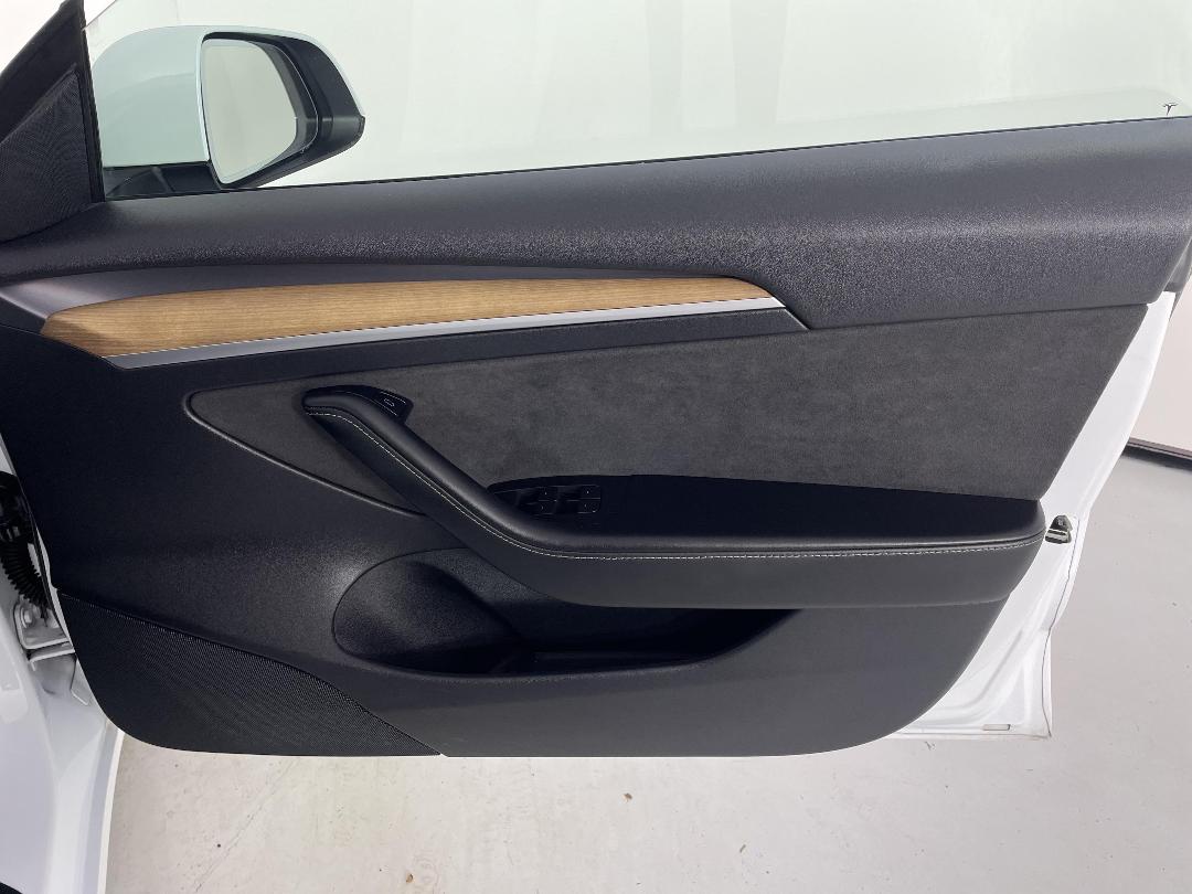 Photo '15' of Tesla Model 3