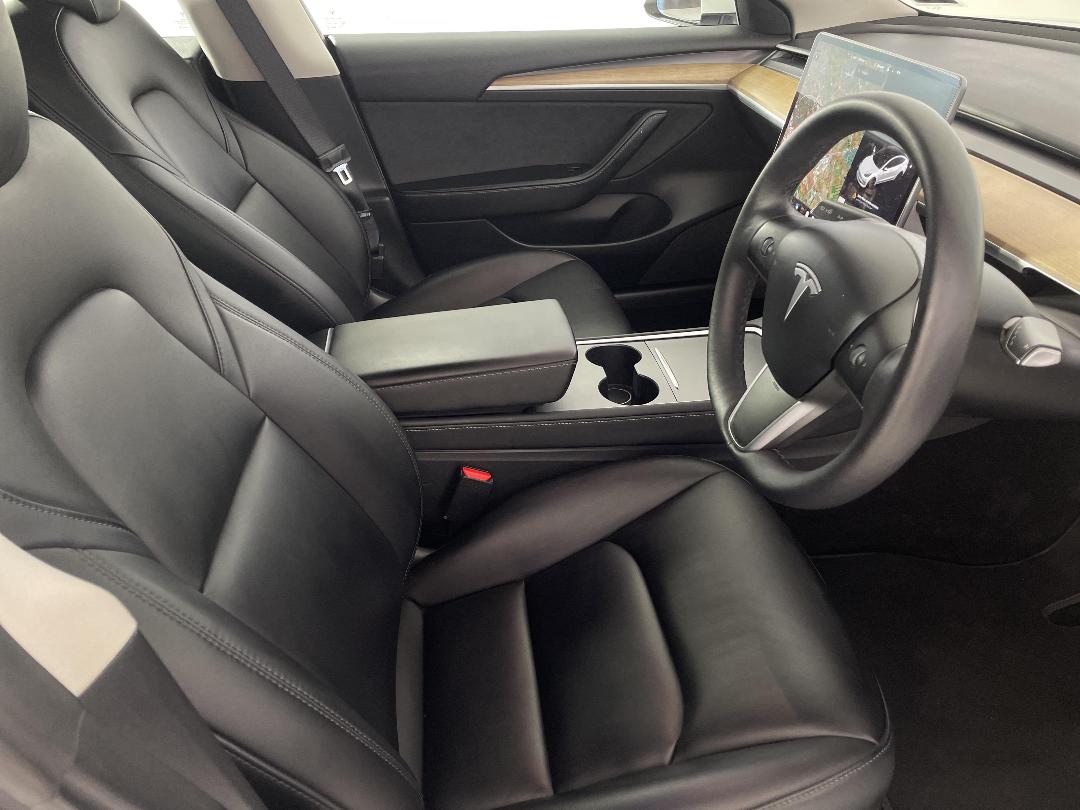 Photo '16' of Tesla Model 3