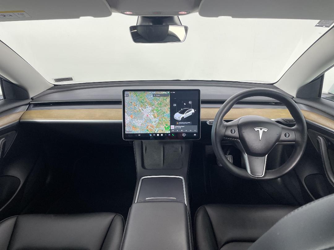 Photo '17' of Tesla Model 3