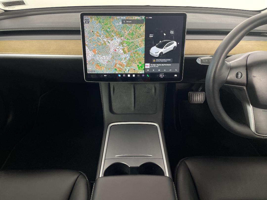 Photo '18' of Tesla Model 3