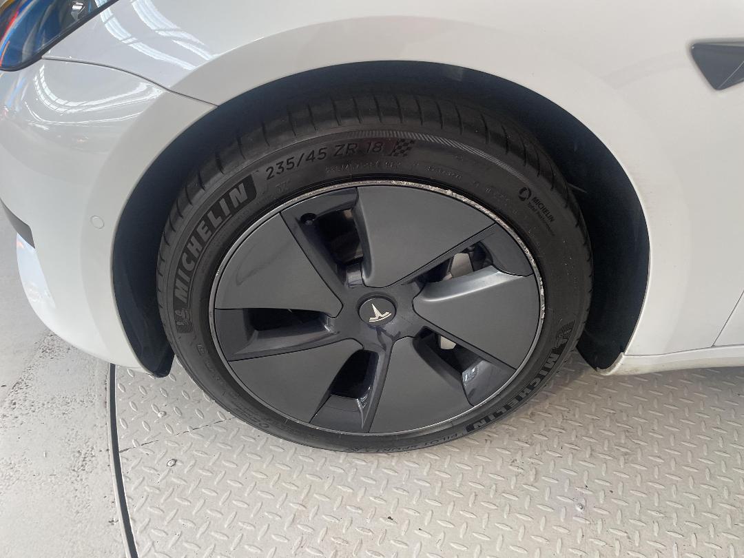 Photo '10' of Tesla Model 3