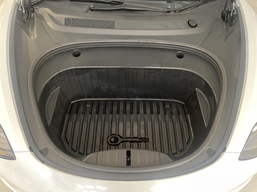 Photo '13' of Tesla Model 3