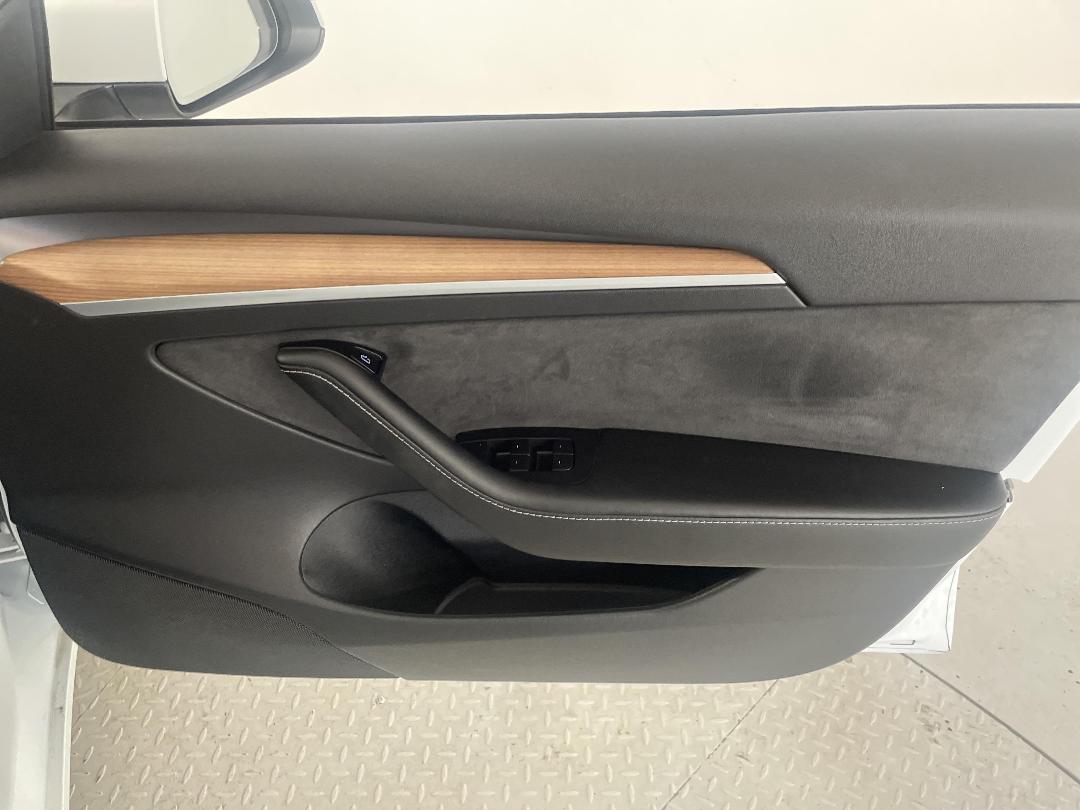 Photo '15' of Tesla Model 3