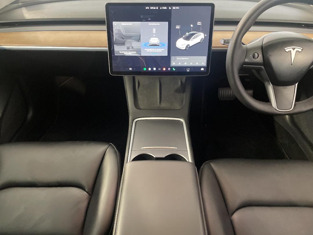 Photo '18' of Tesla Model 3