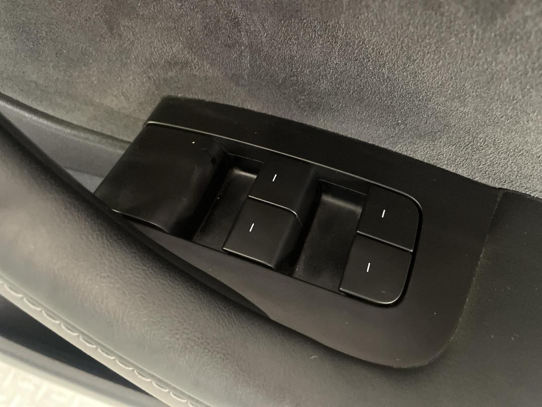 Photo '24' of Tesla Model 3