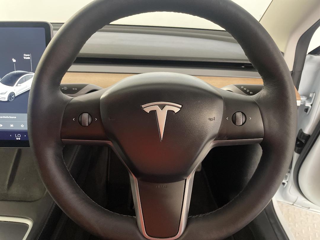 Photo '25' of Tesla Model 3