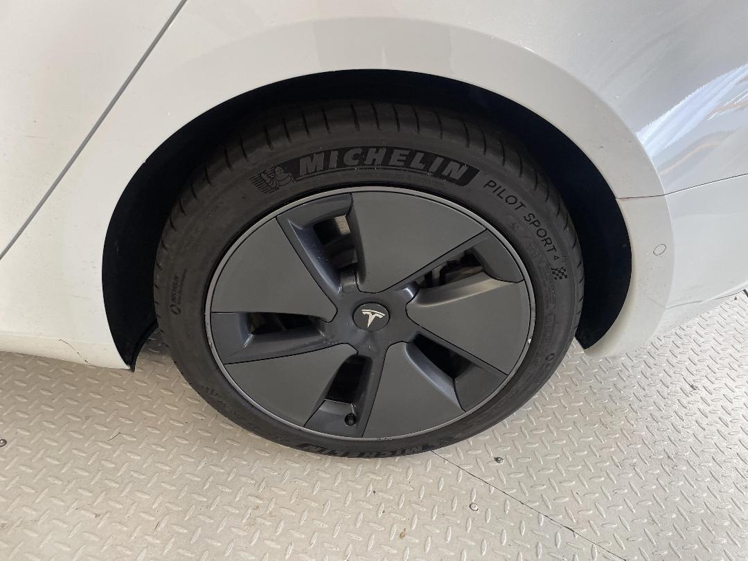 Photo '11' of Tesla Model 3