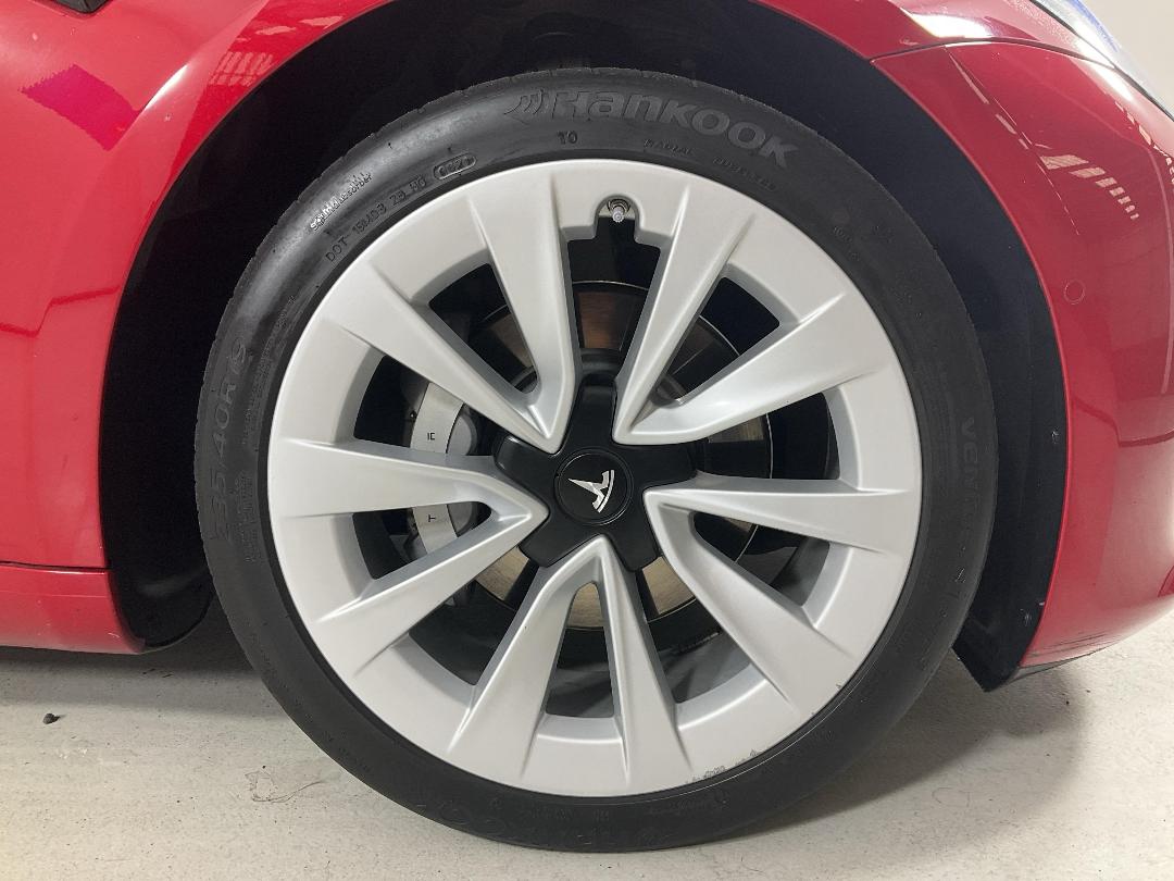 Photo '9' of Tesla Model 3