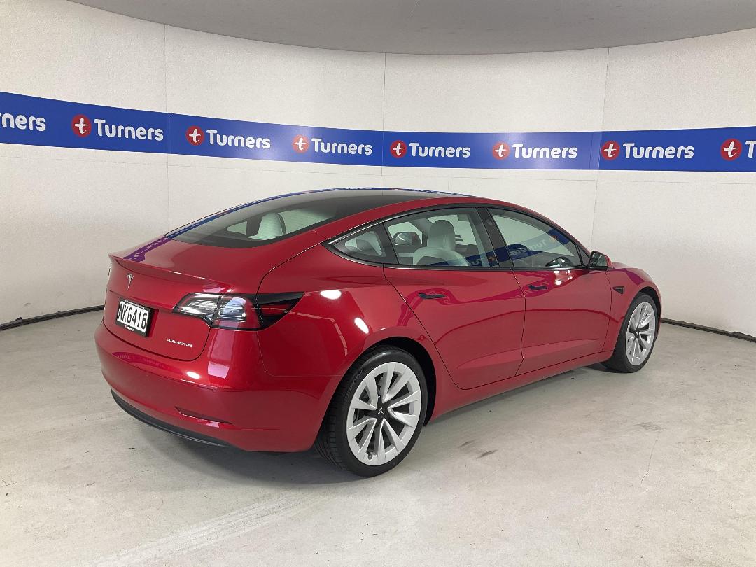 Photo '7' of Tesla Model 3