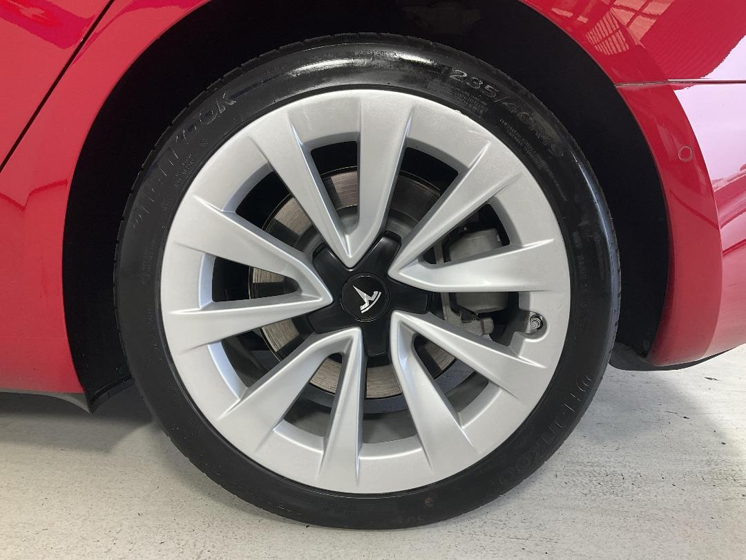 Photo '11' of Tesla Model 3