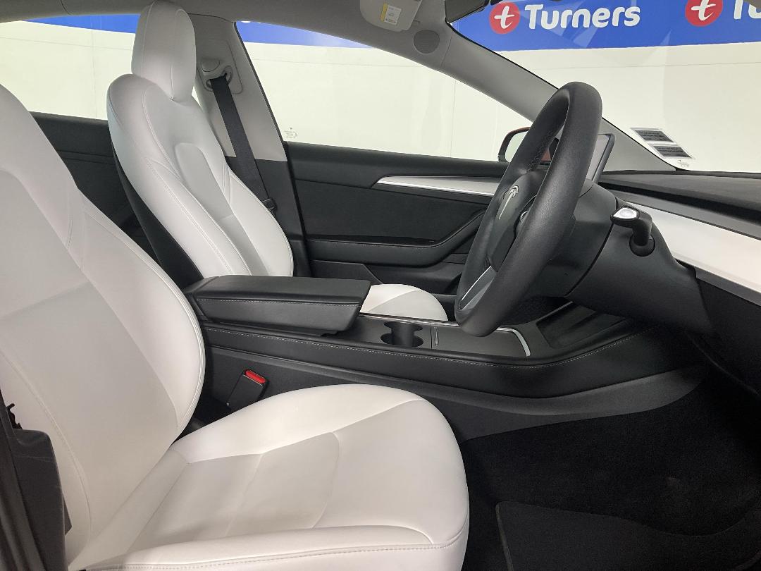 Photo '16' of Tesla Model 3