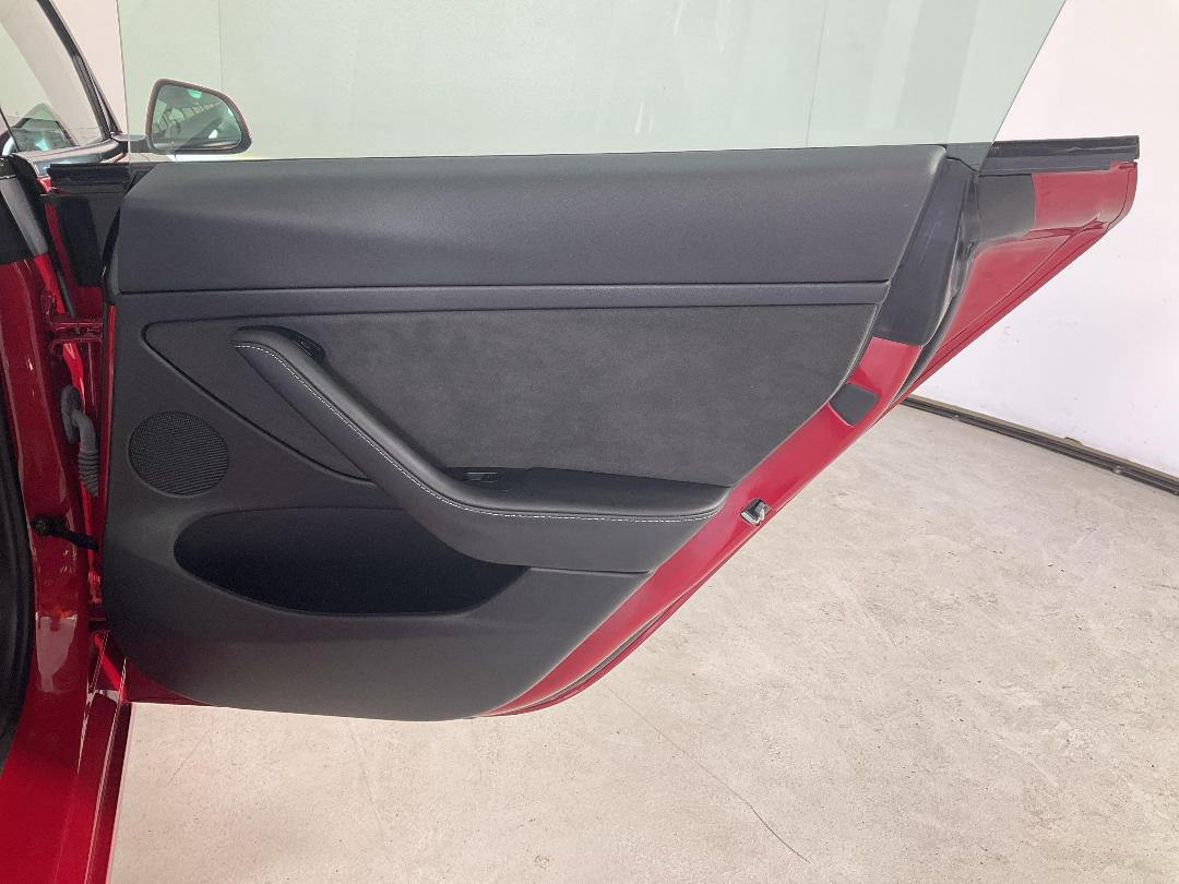 Photo '19' of Tesla Model 3