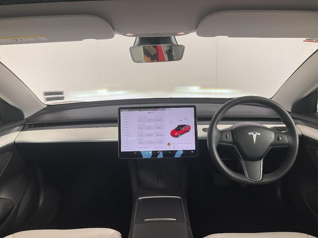 Photo '17' of Tesla Model 3