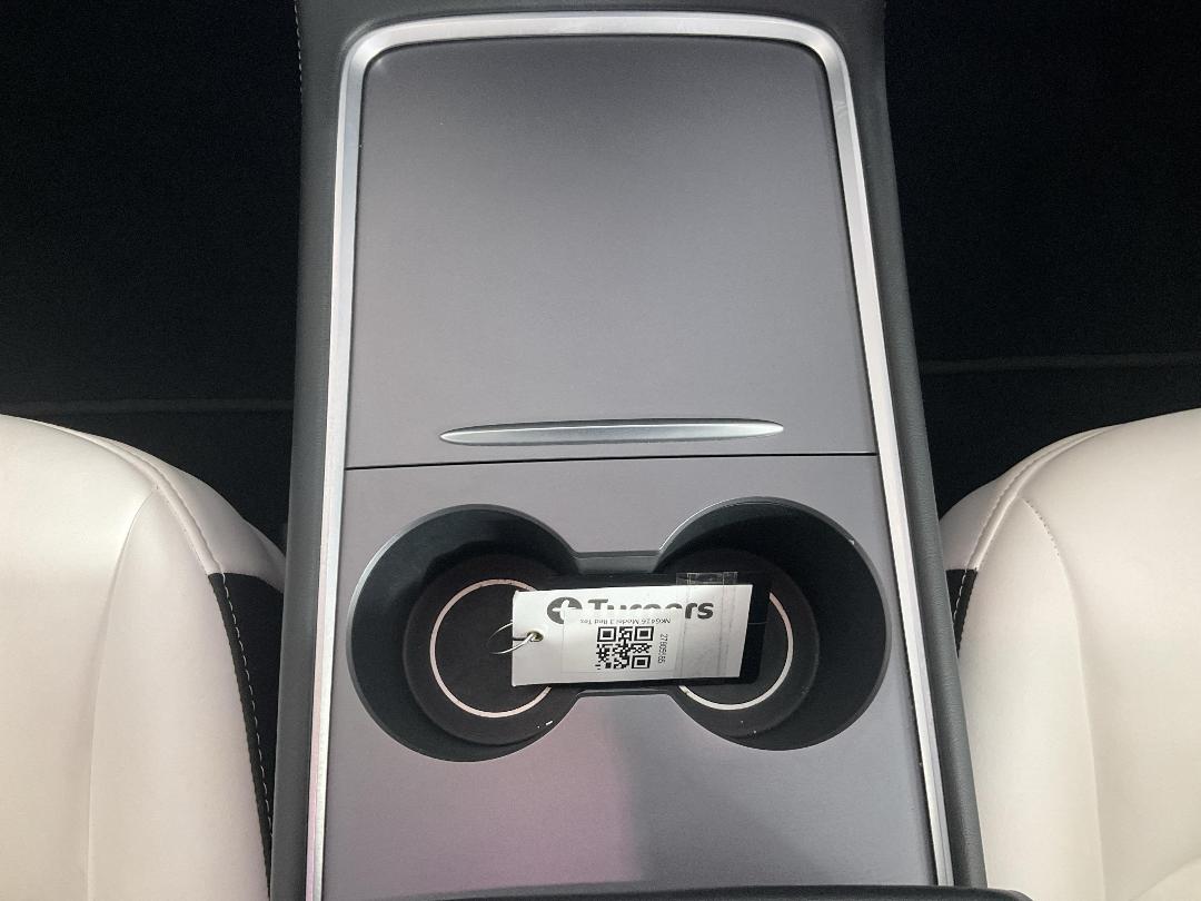 Photo '18' of Tesla Model 3