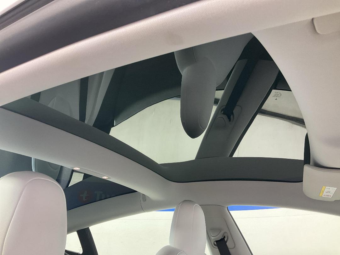 Photo '26' of Tesla Model 3