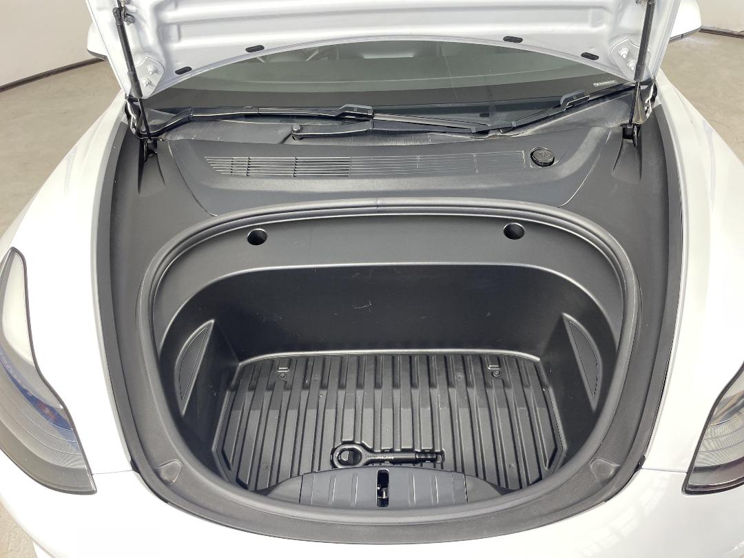 Photo '13' of Tesla Model 3