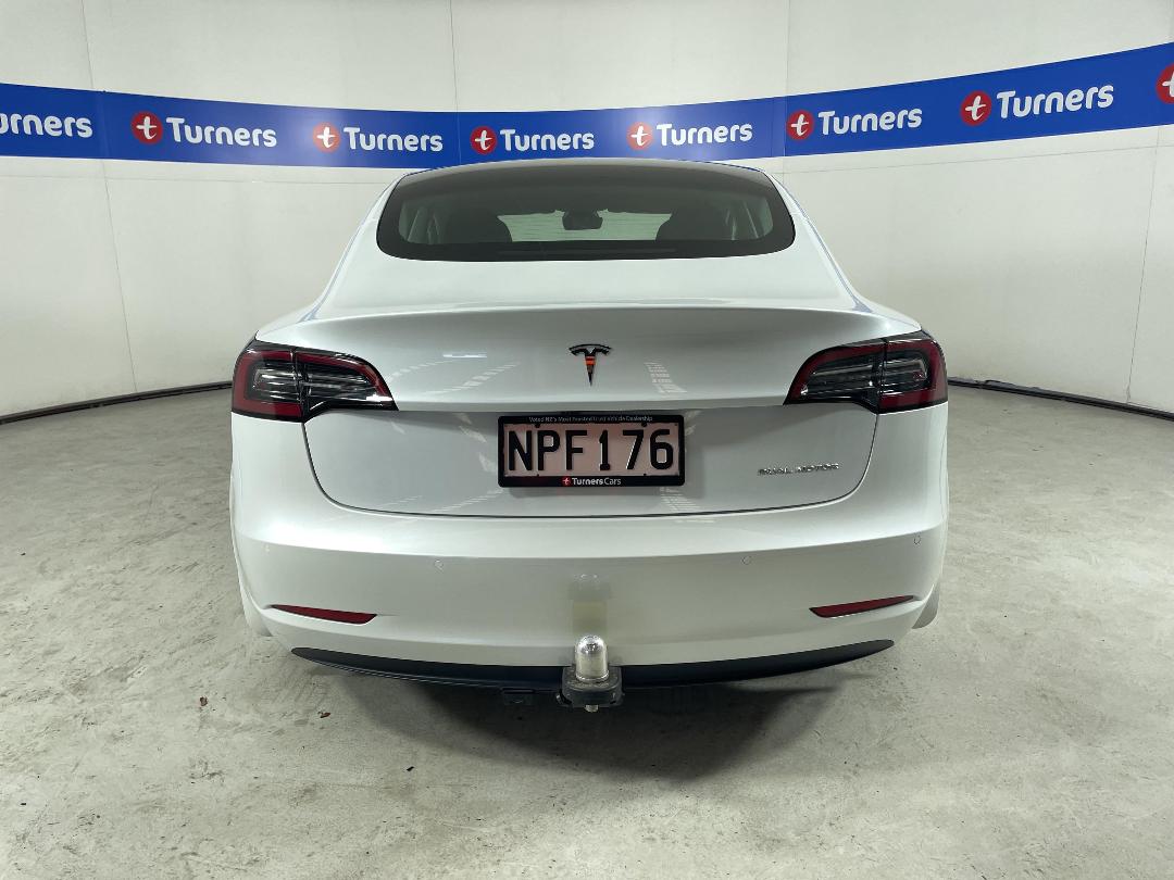 Photo '6' of Tesla Model 3