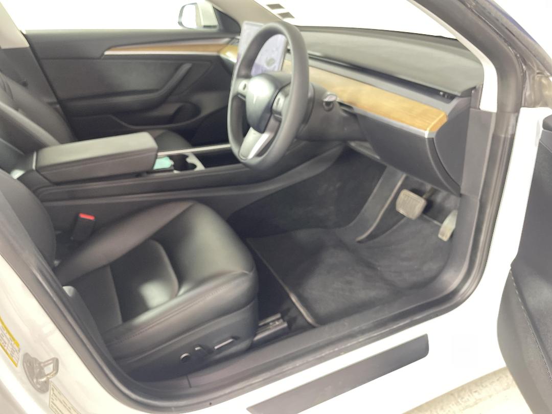 Photo '16' of Tesla Model 3