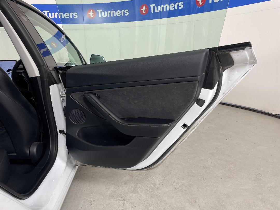 Photo '19' of Tesla Model 3